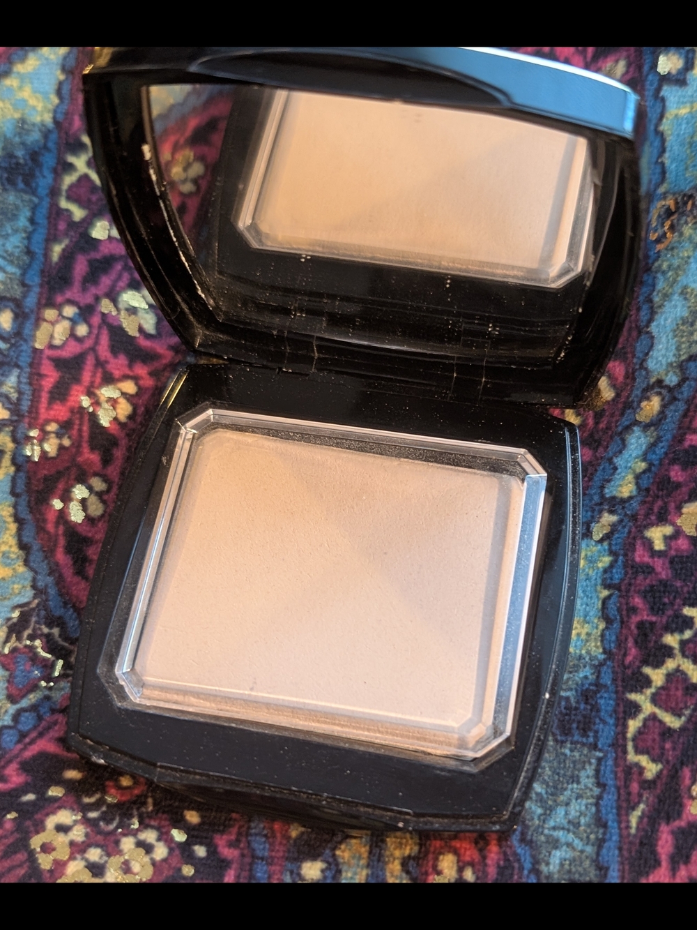Vintage Luxury Chanel Black Enameled Compact In Daphne - Picture 4 of 14